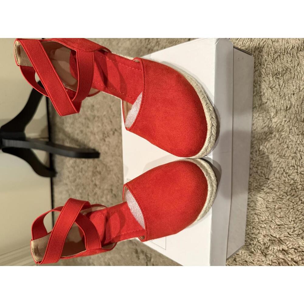 Red Women's Espadrille Wedge Shoes with Ankle Straps NIB 7.5